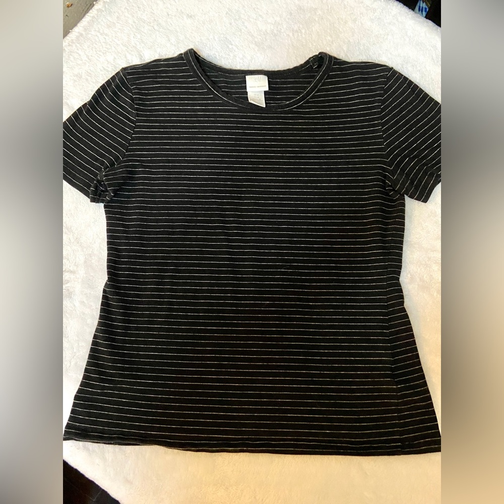 H&M Juniors Girls Black and White Striped Crew Neck Short Sleeve Tee T-Shirt